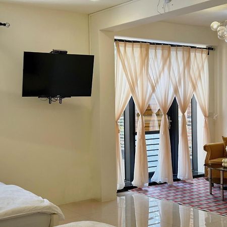 Kaohsiung Raifong Corner Homestay Exterior photo